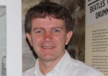 Qualified English teacher Vernon offers private courses in Munich