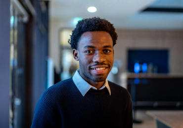 English native speaker provides lessons in Frankfurt or online