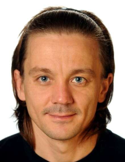 Lehrer und Native-Speaker Önder gibt Türkisch Nachhilfe in Köln