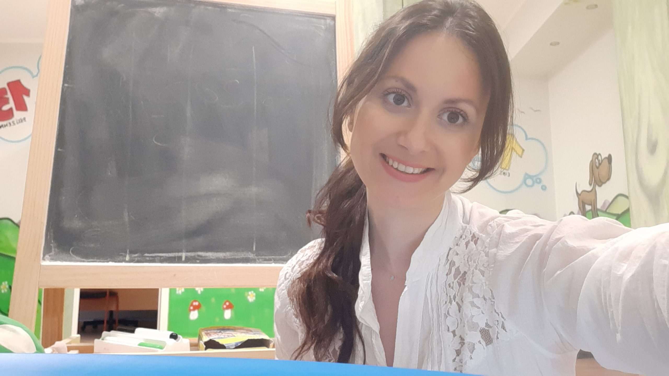 Im Onlineunterricht Spanisch üben mit Lehrerin Albina