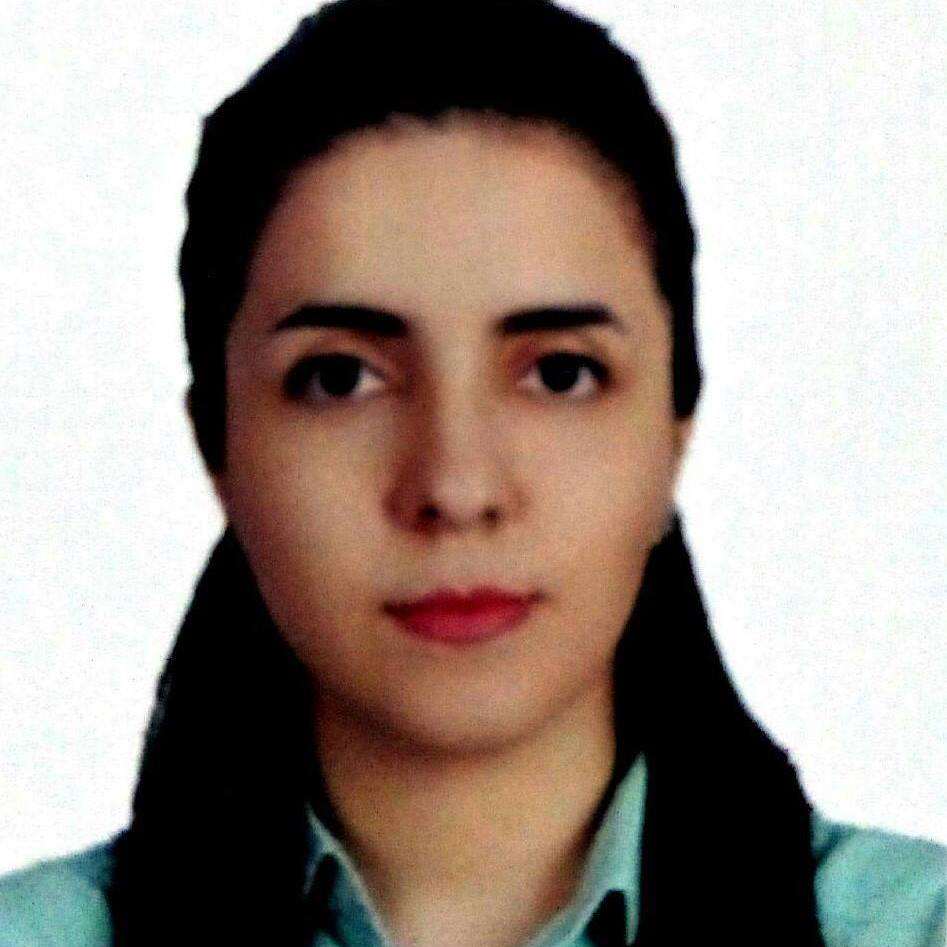 Schulleiterin Asma aus Iran gibt Persisch Privatunterricht in Bremerhaven