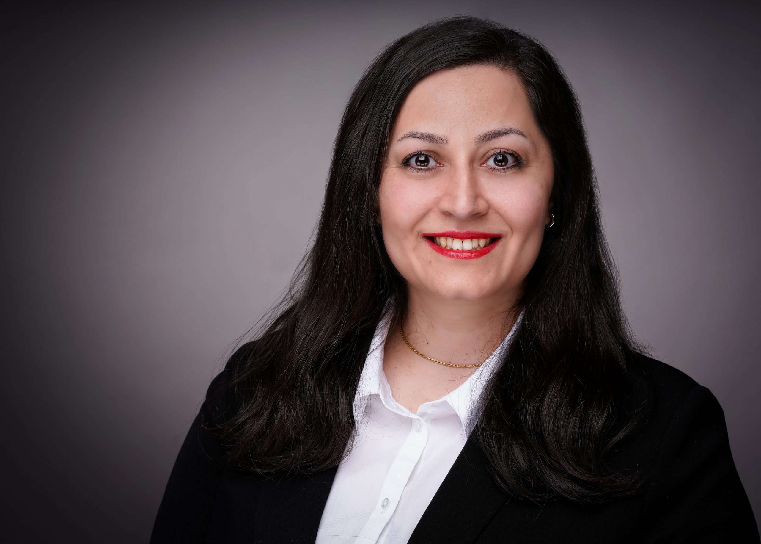 Nimm Englisch Kurse in Wiesbaden bei Lehrerin Paria mit Berufserfahrung