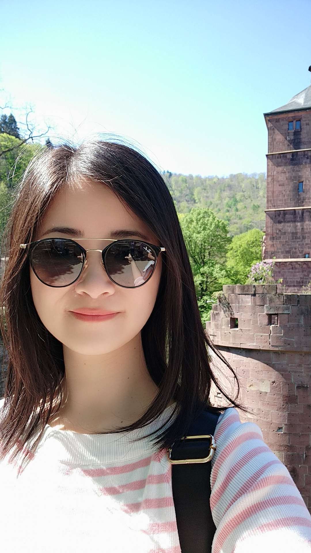 Muttersprachlerin Tong gibt Chinesisch Nachhilfekurse in Frankfurt