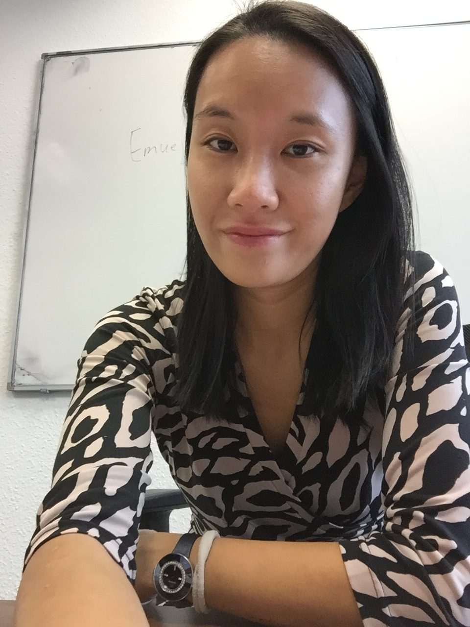 Universitätsabsolventin Emue gibt Englisch Nachhilfeunterricht in Mosbach