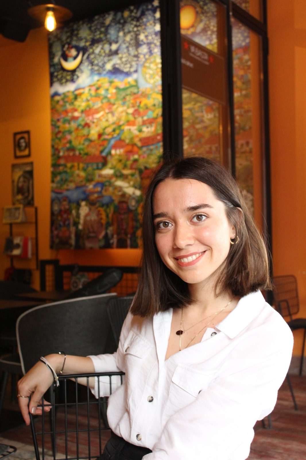 Nativespeaker Melike Nur offers Turkish online-tutoring for all levels