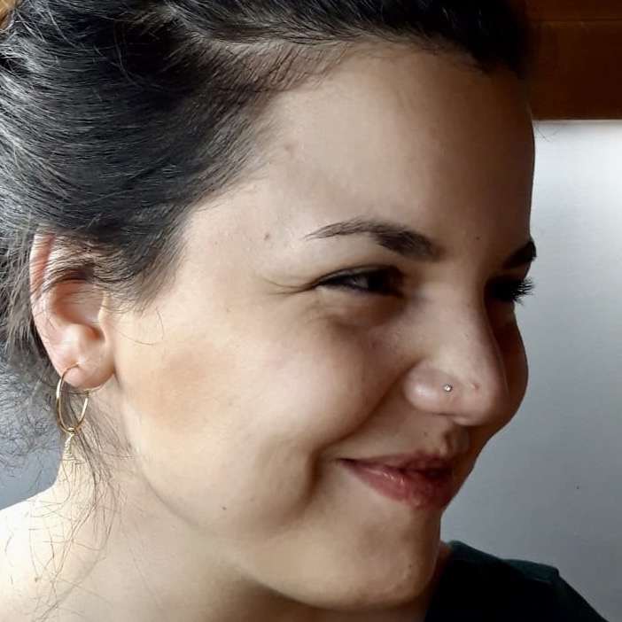 Spanisch Muttersprachlerin Celia hilft mit online Kursen bei dem Lernen