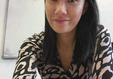 Universitätsabsolventin Emue gibt Englisch Nachhilfeunterricht in Mosbach