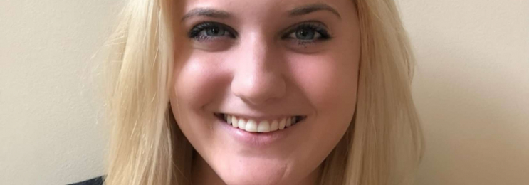 Native speaker Kasey from America offers English online tutoring lessons