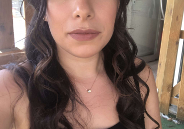 Muttersprachlerin Ozlem gibt Türkisch Unterricht in Schwandorf