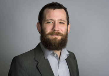 Im online Unterricht von Muttersprachler Santi Spanisch lernen