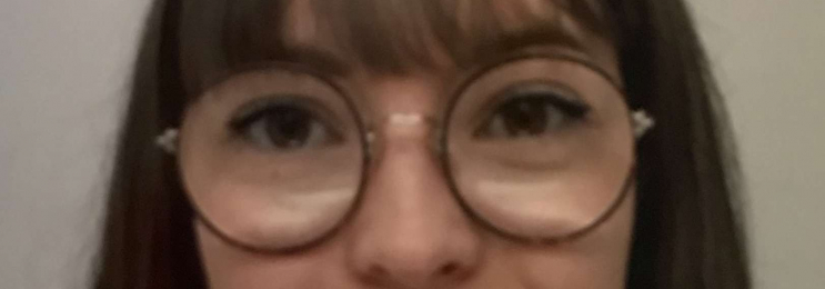 Französisch Privatunterricht in Frankfurt mit Clara – Privatlehrerin vor Ort/Online